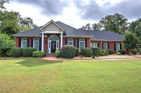 29 Hunters Ridge Dr, Adairsville, GA 30103