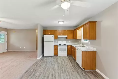 Kitchen - 22 Jennifer Ln, Rydal, GA 30171 photo 4 of 4
