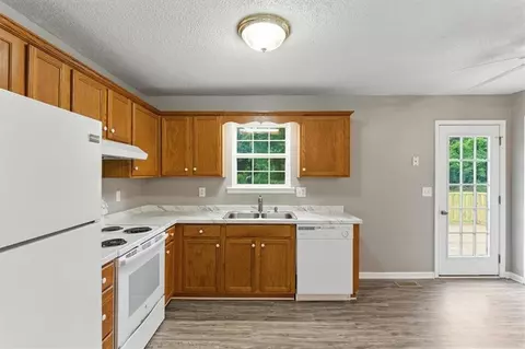 Kitchen - 22 Jennifer Ln, Rydal, GA 30171 photo 2 of 4