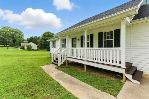 Exterior - 22 Jennifer Ln, Rydal, GA 30171 photo 6 of 16