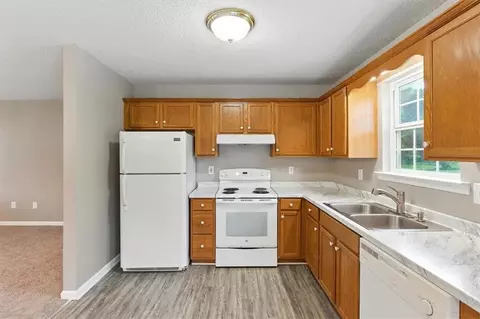Kitchen - 22 Jennifer Ln, Rydal, GA 30171 photo 3 of 4