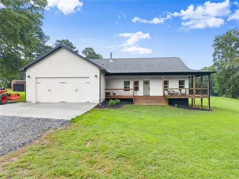 6051 Walden Rd, Murrayville, GA 30564