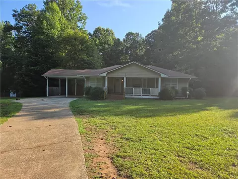 7542 Gordon Rd, Senoia, GA 30276