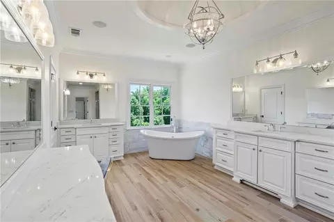 Bath - 13922 Tree Loft Rd, Milton, GA 30004 photo 6 of 8