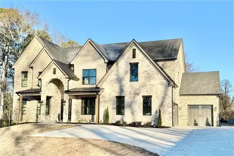 130 Legion Dr, Buford, GA 30518