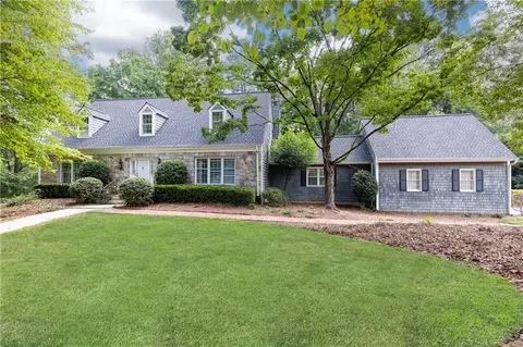 8205 Innsbruck Dr, Atlanta, GA 30350