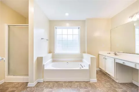 Bath - 151 Bateman Ln, Gray, GA 31032 photo 1 of 1
