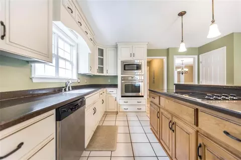 Kitchen - 151 Bateman Ln, Gray, GA 31032 photo 4 of 4