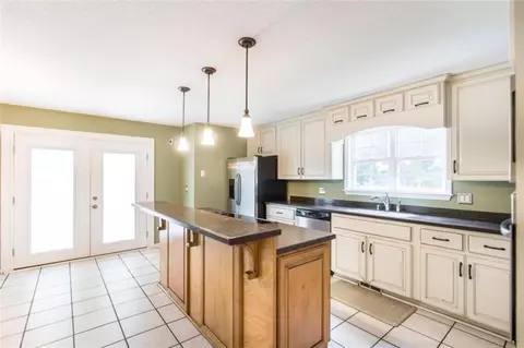 Kitchen - 151 Bateman Ln, Gray, GA 31032 photo 2 of 4