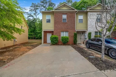 3037 Bonnes Dr, Lithonia, GA 30038