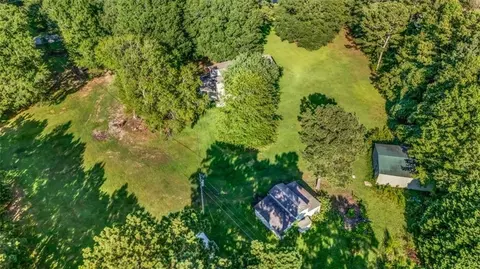 950 Old Jackson Rd, Locust Grove, GA 30248