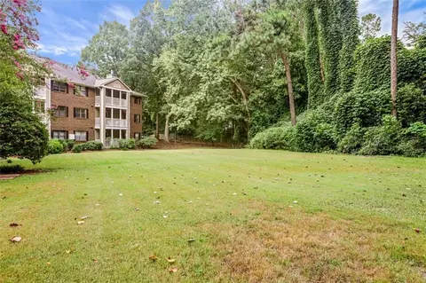 518 Barrington Hills Dr, Atlanta, GA 30350