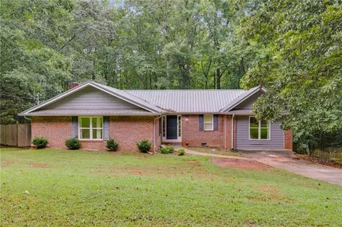 56 Rolling Hills Ln, Carrollton, GA 30116
