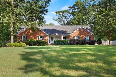 154 Robbens Dr, Mcdonough, GA 30252