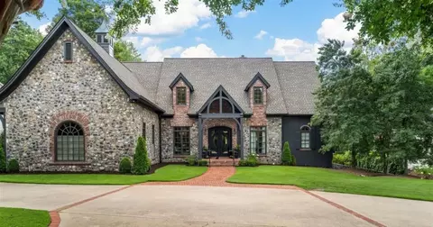 1104 Hazeltine Ln NW, Kennesaw, GA 30152