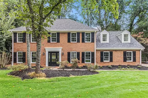 1802 Hedge Sparrow Ct NE, Roswell, GA 30075