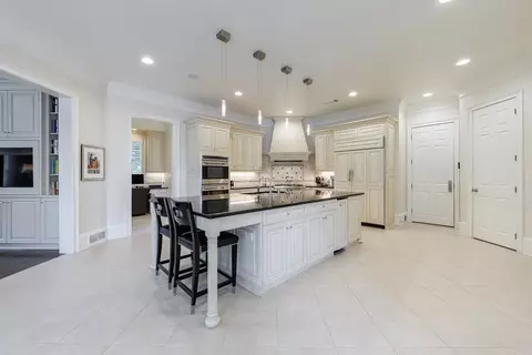 Kitchen - 3264 Lockett Trce, Duluth, GA 30097 photo 6 of 11