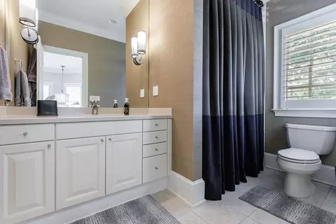 Bath - 3264 Lockett Trce, Duluth, GA 30097 photo 6 of 8
