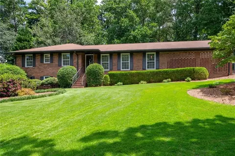 79 Rhodes Dr, Marietta, GA 30068