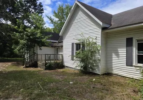 502 E Walker St, Wrens, GA 30833 photo 2