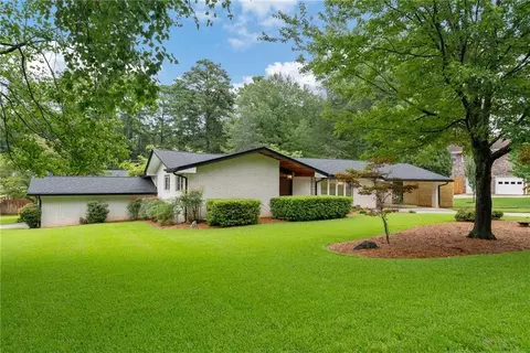 2401 Henderson Pines Ct, Tucker, GA 30084