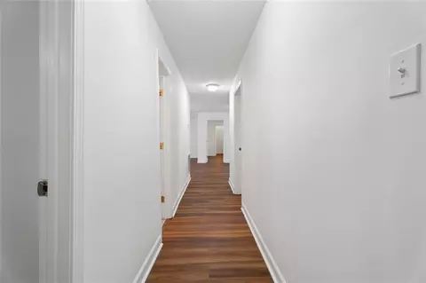 Entry Way - 214 Cedar Dr, Commerce, GA 30529 photo 3 of 3
