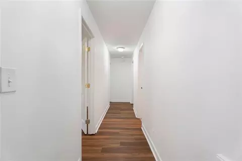 Entry Way - 214 Cedar Dr, Commerce, GA 30529 photo 2 of 3