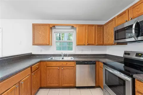 Kitchen - 214 Cedar Dr, Commerce, GA 30529 photo 2 of 3