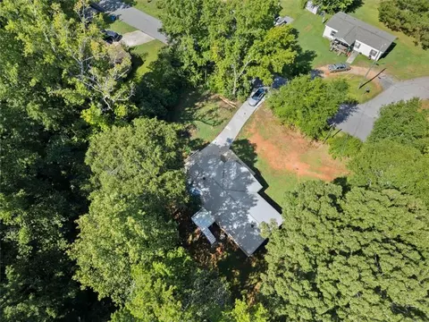 View/Area - 214 Cedar Dr, Commerce, GA 30529 photo 3 of 5