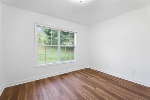 Bedroom - 214 Cedar Dr, Commerce, GA 30529 photo 4 of 8