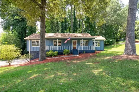305 Summer Ct, Woodstock, GA 30188