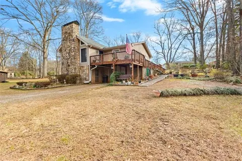 82 Swan Ave, Newnan, GA 30263
