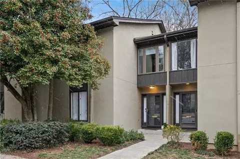 16 Ivy Rdg NE, Atlanta, GA 30342