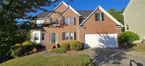 3811 Roxfield Dr, Buford, GA 30518