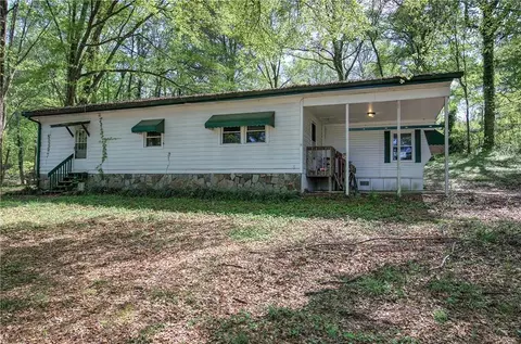 92 Valley Trl SE, Acworth, GA 30101