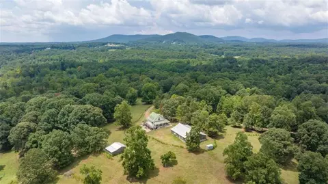 369 Dyer Farm Rd, Cleveland, GA 30528
