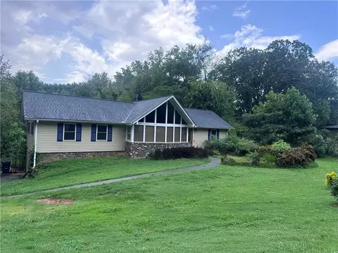 6306 Putnam Ford Dr, Woodstock, GA 30189