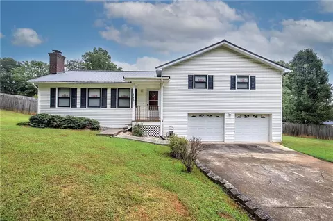 146 Amberidge Dr NW, Cartersville, GA 30121