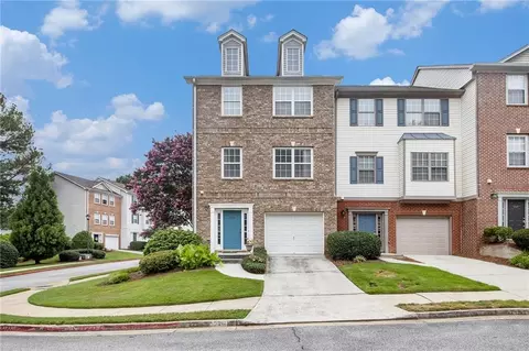 526 Lantern Wood Dr, Scottdale, GA 30079