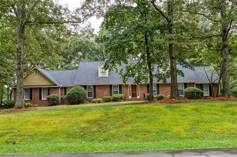 49 Oak Hill Dr, Rockmart, GA 30153