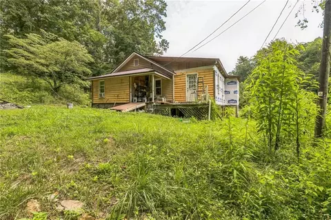 122 Walker Valley Ln, Ellijay, GA 30540