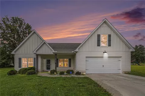 102 Merion Ct, Carrollton, GA 30117