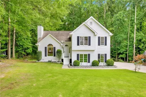 5825 Rolling Oaks Cir, Cumming, GA 30040