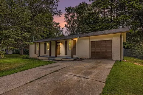 5312 Westford Cir, Atlanta, GA 30349
