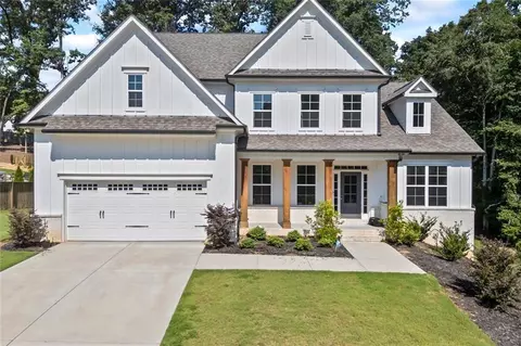 1830 Sauterne Dr, Hoschton, GA 30548