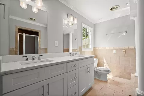 Bath - 208 Arbour Way, Suwanee, GA 30024 photo 2 of 6