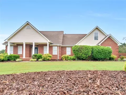 1204 Bent Creek Dr, Mcdonough, GA 30252
