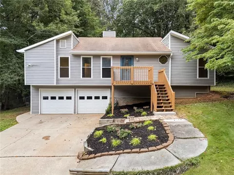 5826 Stonehaven Dr NW, Kennesaw, GA 30152