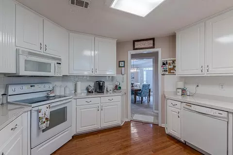 Kitchen - 212 Rustico Ct, Mcdonough, GA 30253 photo 3 of 4