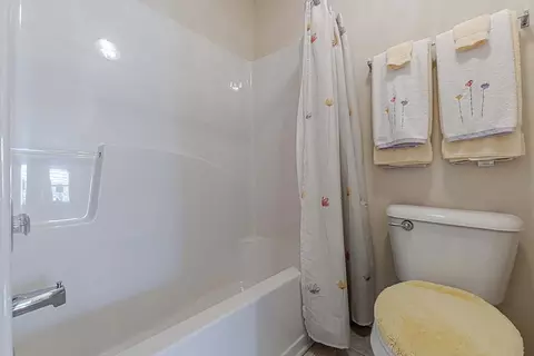 Bath - 212 Rustico Ct, Mcdonough, GA 30253 photo 6 of 7